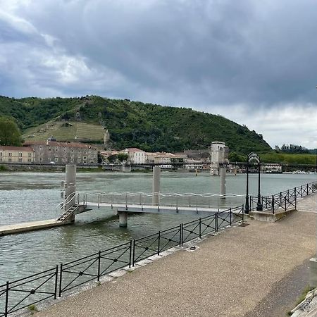 泰恩·埃米塔日La Batellerie, Vue Sur Rhone别墅 外观 照片