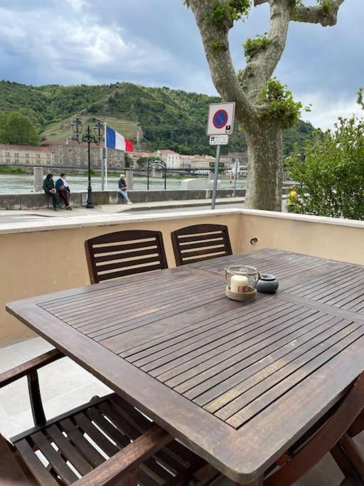 泰恩·埃米塔日La Batellerie, Vue Sur Rhone别墅 外观 照片